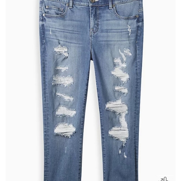 NWT Torrid cropped jeans - Picture 3 of 3